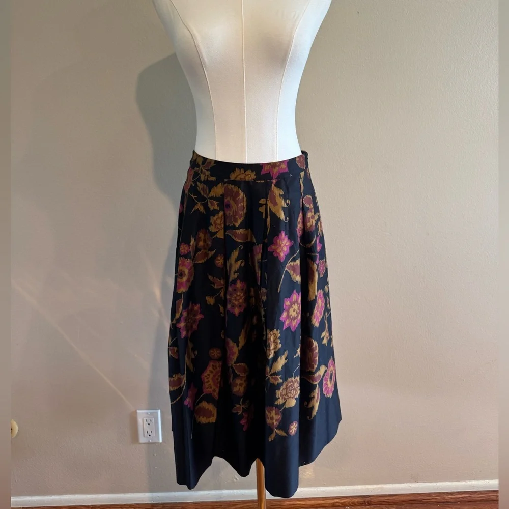 Chic Floral A-Line Skirt in Black and Pink 100% Cotton
